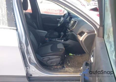 2015 Jeep Cherokee Sport z USA, uszkodzony, nr VIN 1C4PJMAB7FW635113